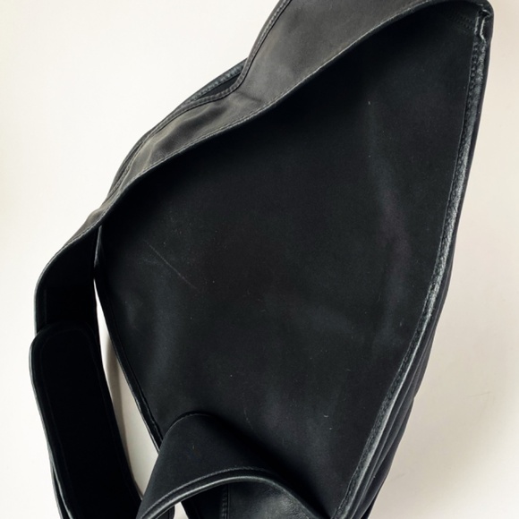 Kenneth Cole New York leather cross-body bag - Picture 4 of 5